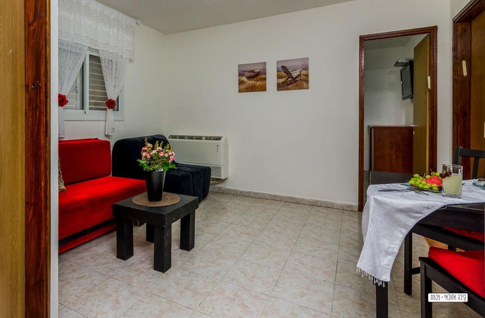 Avigail Guest House Yavneʼel Extérieur photo
