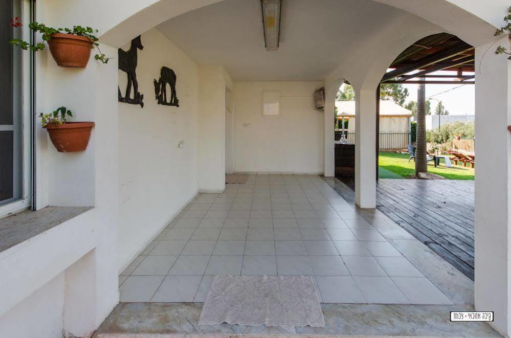 Avigail Guest House Yavneʼel Extérieur photo